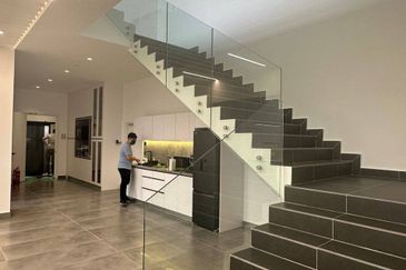 3 Storey Factory Eco Business Park V-West Gate (PUNCAK ALAM) FOR SALE 