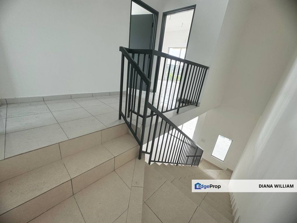 NEW END LOT, 2 STOREY TERRACE HOUSE DESA SERI SETIA SEPANG, Selangor, Sepang