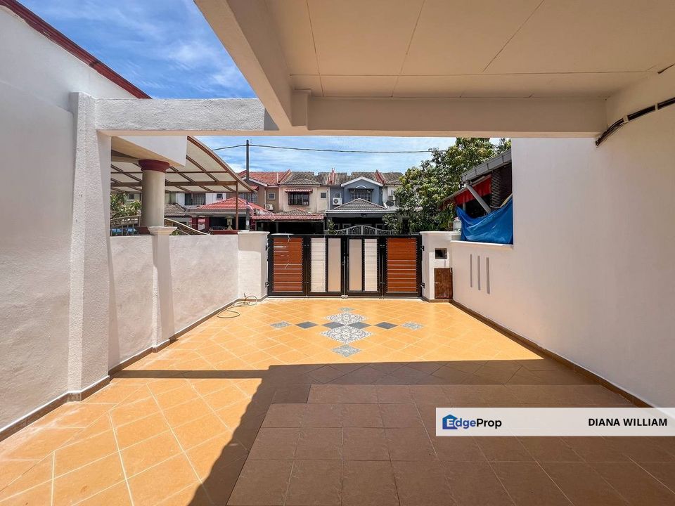 NEWLY REFURBISHED DOUBLE STOREY TERRACE GREEN VALLEY, BANDAR TASIK PUTERI, RAWANG FOR SALE, Selangor, Rawang