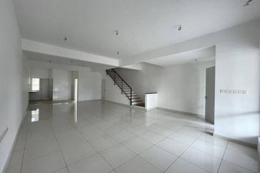 Lily Encorp Cahaya Alam