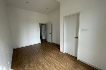 Lily Encorp Cahaya Alam