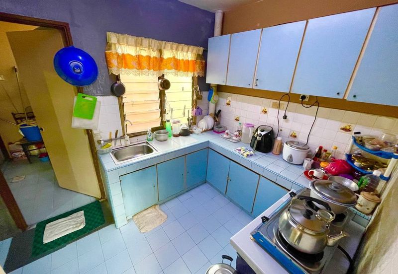 Flat Desa Pandan Block A 55200 Kuala Lumpur Near KLCC FOR SALE