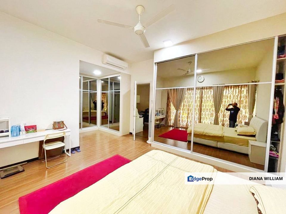 END LOT Fully Renovated and FULLY FURNISHED  DOUBLE STOREY TERRACE SUPERLINK VILLA in Summerglades Cyberjaya FOR SALE , Selangor, Cyberjaya