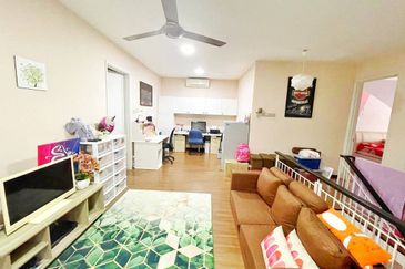 Summerglades, Perdana Lakeview West