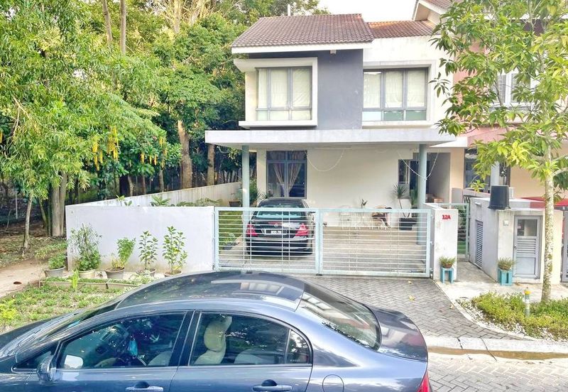 Summerglades, Perdana Lakeview West