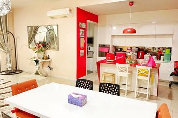 Summerglades, Perdana Lakeview West