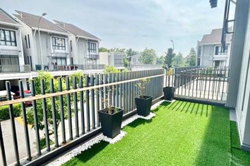 Crescent Park Townvilla