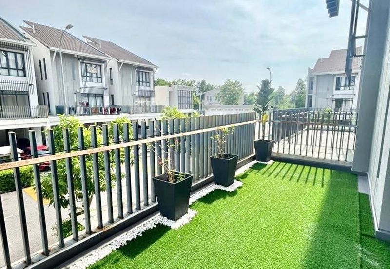 Crescent Park Townvilla