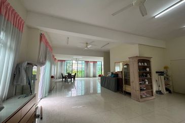 Jalan Pulau Angsa U10/33F