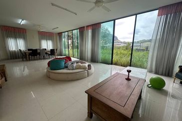 Jalan Pulau Angsa U10/33F