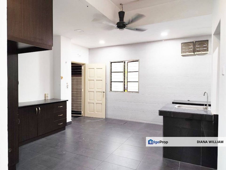 CORNER LOT Double Storey Terrace, Jalan Putra Harmoni, Putra Height, Subang Jaya FOR SALE, Selangor, Subang Jaya
