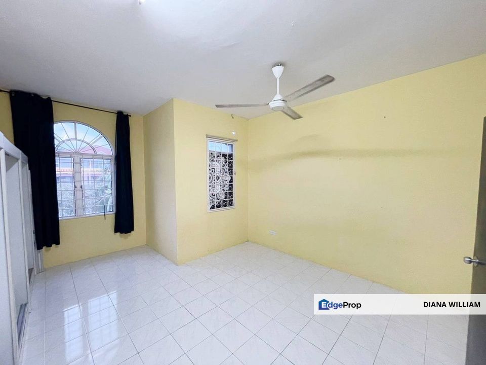 Facing open Double Storey Terrace Taman Seroja Bandar Baru Salak Tinggi Sepang For SALE, Selangor, Sepang