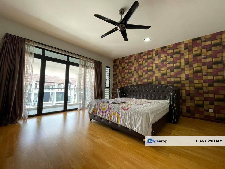 HUGE Built Up & EXCELLENT CONDITION 3 Storey Terrace Maple Denai Alam, Shah Alam FOR SALE, Selangor, Shah Alam