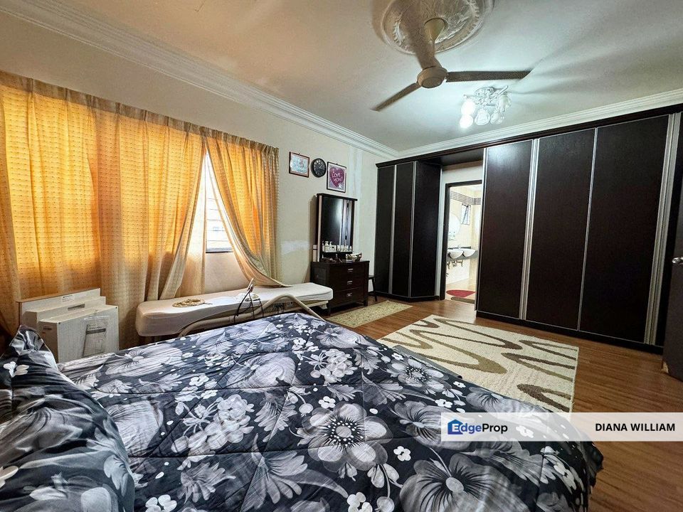 EXTENDED KITCHEN  Double Storey Cluster Semi D Cahaya SPK @ Shah Alam FOR SALE, Selangor, Shah Alam