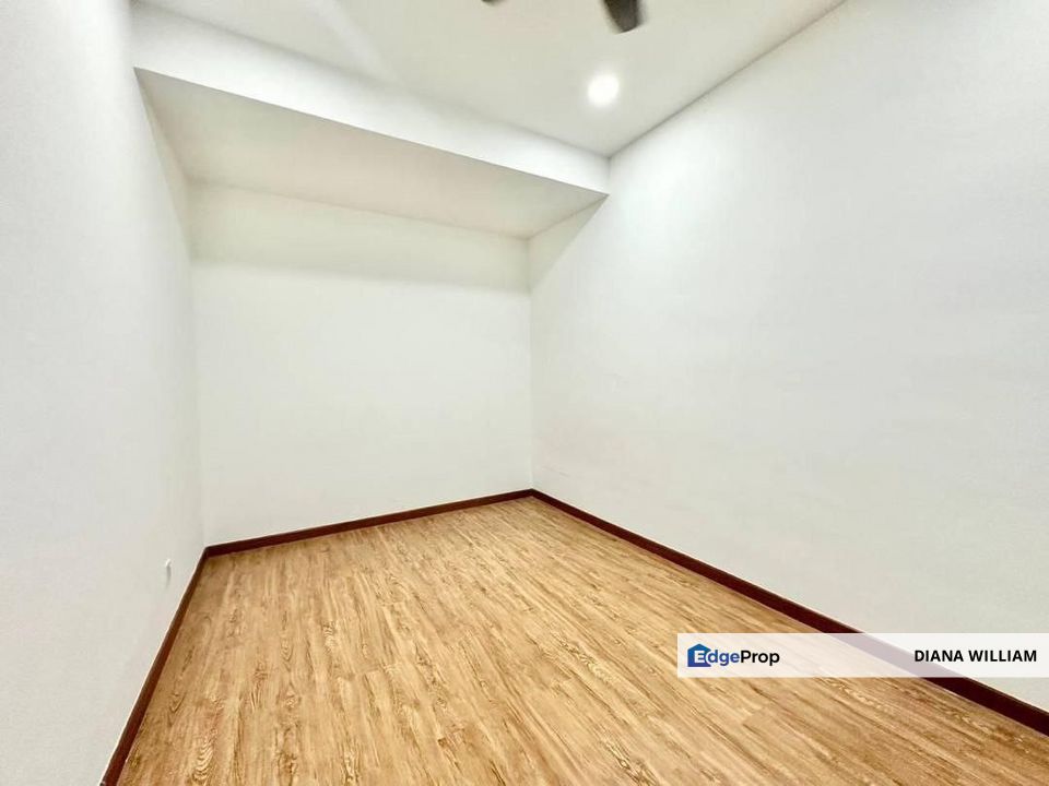 NICELY RENOVATED UNIT 3 Storey Terrace Azalea, Taman Putra, Bukit Rahman Putra, Sungai Buloh for sale, Selangor, Sungai Buloh