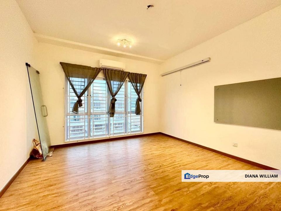 NICELY RENOVATED UNIT 3 Storey Terrace Azalea, Taman Putra, Bukit Rahman Putra, Sungai Buloh for sale, Selangor, Sungai Buloh