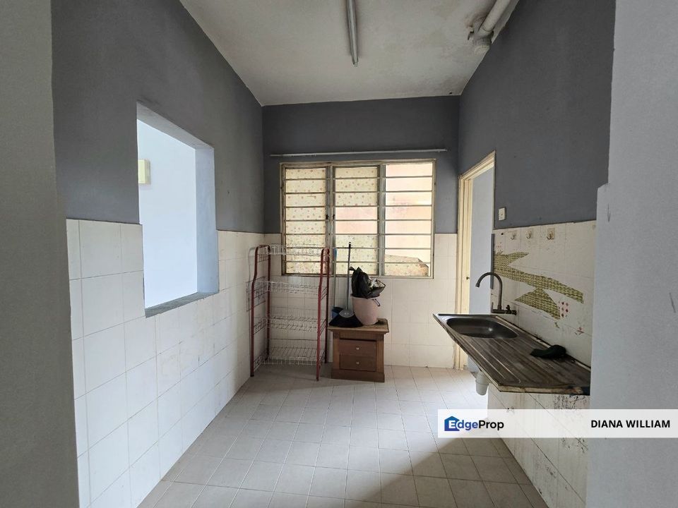 GROUND FLOOR Pangsapuri Laman Suria, Kajang Utama FOR SALE , Selangor, Kajang