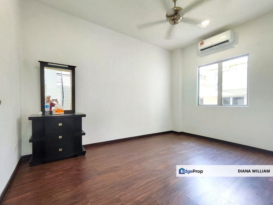 FOR SALE: DUPLEX PENTHOUSE with Scenic View at Kemuncak Condo Sek9 Shah Alam, Selangor, Shah Alam