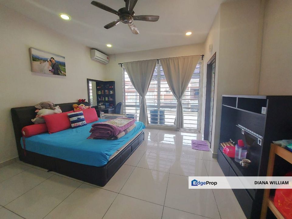 Renovated+ Extended Double STOREY HOUSE ALAM D'16 SEKSYEN 16 SHAH ALAM, Selangor, Shah Alam