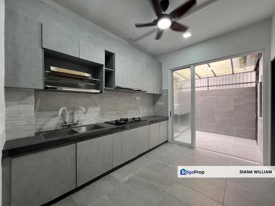 HUGE LAND 5,489 SQFT Double STOREY SEMI D (CORNER LOT) KIARA VIEW, DESA SRI HARTAMAS FOR SALE , Kuala Lumpur, Sri Hartamas 