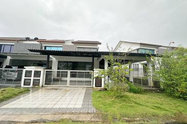 Corner Lot Double Storey Taman Desa Budiman Bandar Sungai Long Kajang