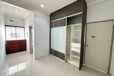 Corner Lot Double Storey Taman Desa Budiman Bandar Sungai Long Kajang