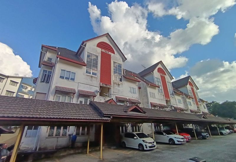 Putra Apartment