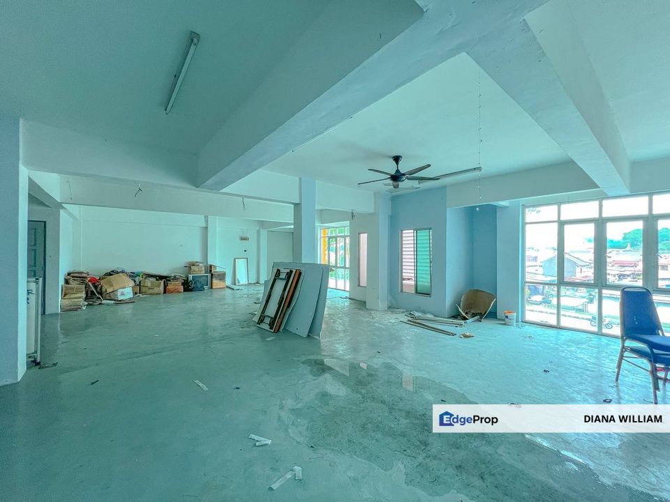 FACING MAIN ROAD 3 STOREY BUILDING / OFFICE BANDAR TUN RAZAK, CHERAS KL For SALE, Kuala Lumpur, Cheras