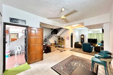 Lock, stock & barrel Double Storey Terrace House Taman Setiawangsa For Sale