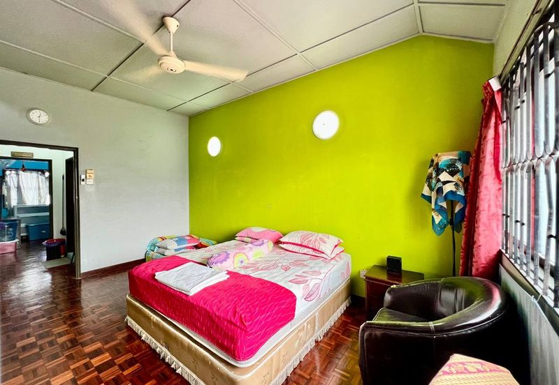 Lock, stock & barrel Double Storey Terrace House Taman Setiawangsa For Sale