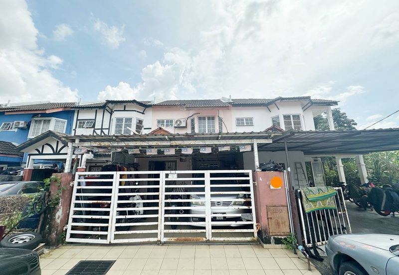 Double Storey Terrace Lorong Cakera Purnama Fasa 3 Puncak Alam For SALE