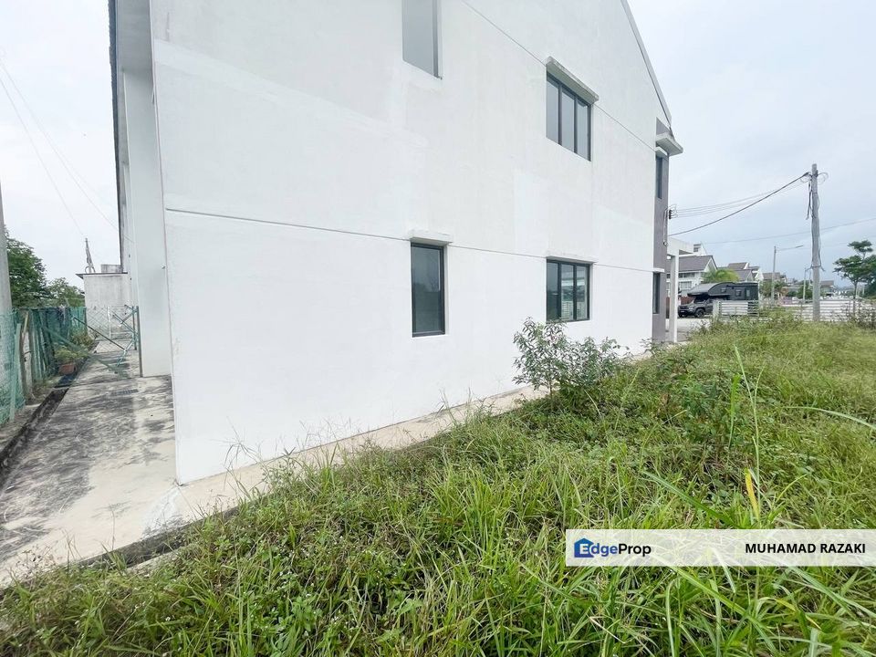 Saujana Perdana, Tresna Perindu, Saujana Utama, End Lot Double Storey Terrace For Sale. Tanah Luas!, Selangor, Sungai Buloh