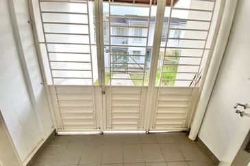 Ariza Elmina Gardens