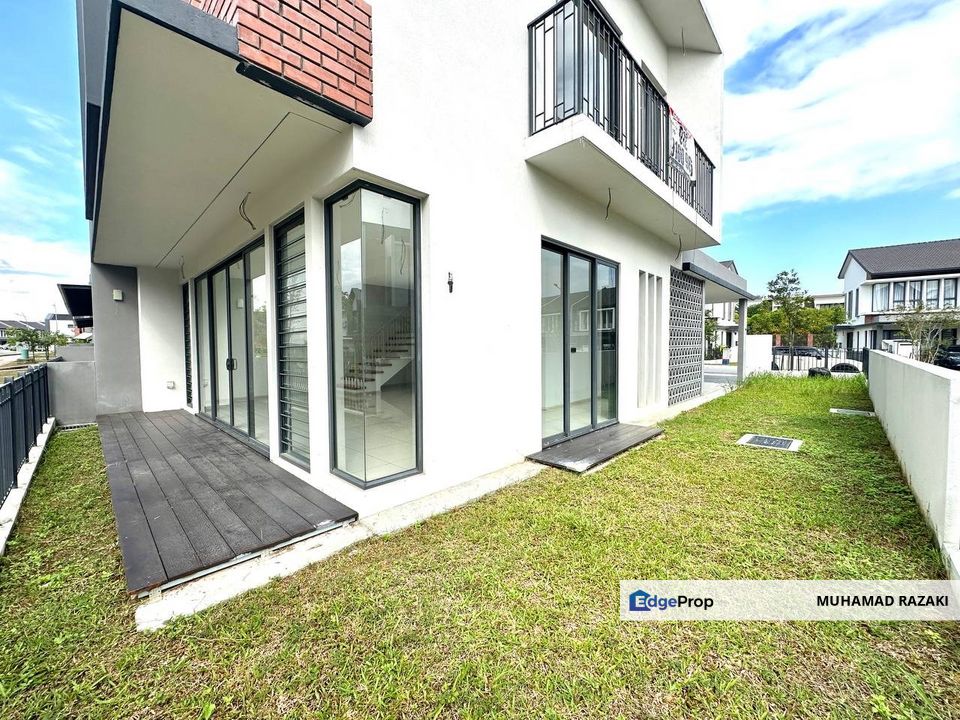 Ilham Residence, Elmina East, End Lot 2 Storey Terrace For Sale, (10ft extra land), Selangor, Shah Alam