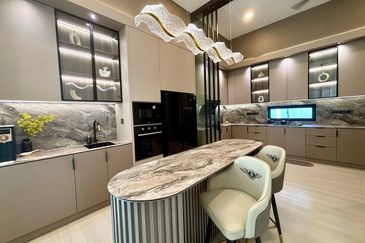 Persiaran Puncak Alam 1 