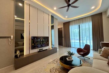 Persiaran Puncak Alam 1 