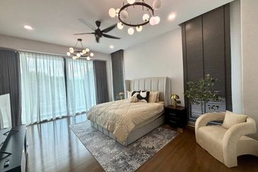 Persiaran Puncak Alam 1 