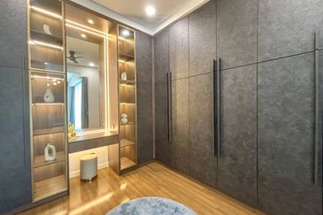 Persiaran Puncak Alam 1 