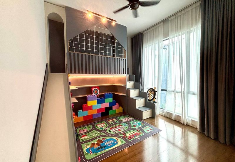 Persiaran Puncak Alam 1 