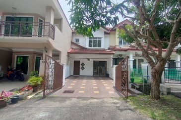 Persiaran Puncak Alam 1 