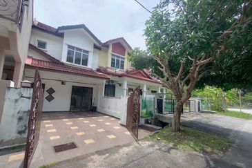 Persiaran Puncak Alam 1 