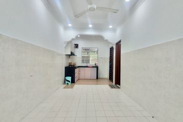 Persiaran Puncak Alam 1 