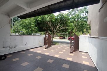 Persiaran Puncak Alam 1 