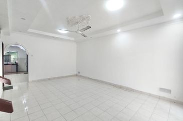 Persiaran Puncak Alam 1 