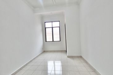 Persiaran Puncak Alam 1 