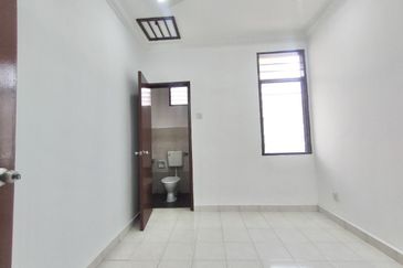 Persiaran Puncak Alam 1 