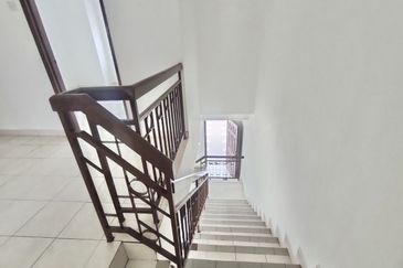 Persiaran Puncak Alam 1 