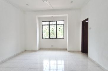 Persiaran Puncak Alam 1 