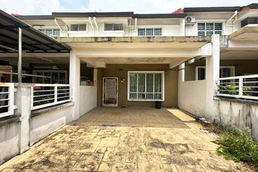 Persiaran Puncak Alam 1 