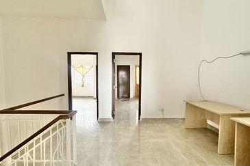 Persiaran Puncak Alam 1 